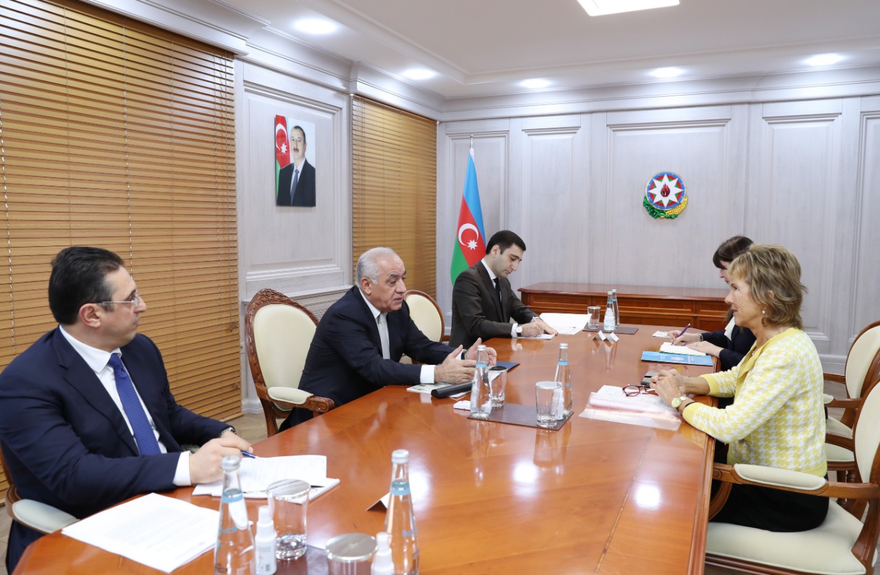 Baş nazir Olqa Alqayerova ilə görüşüb