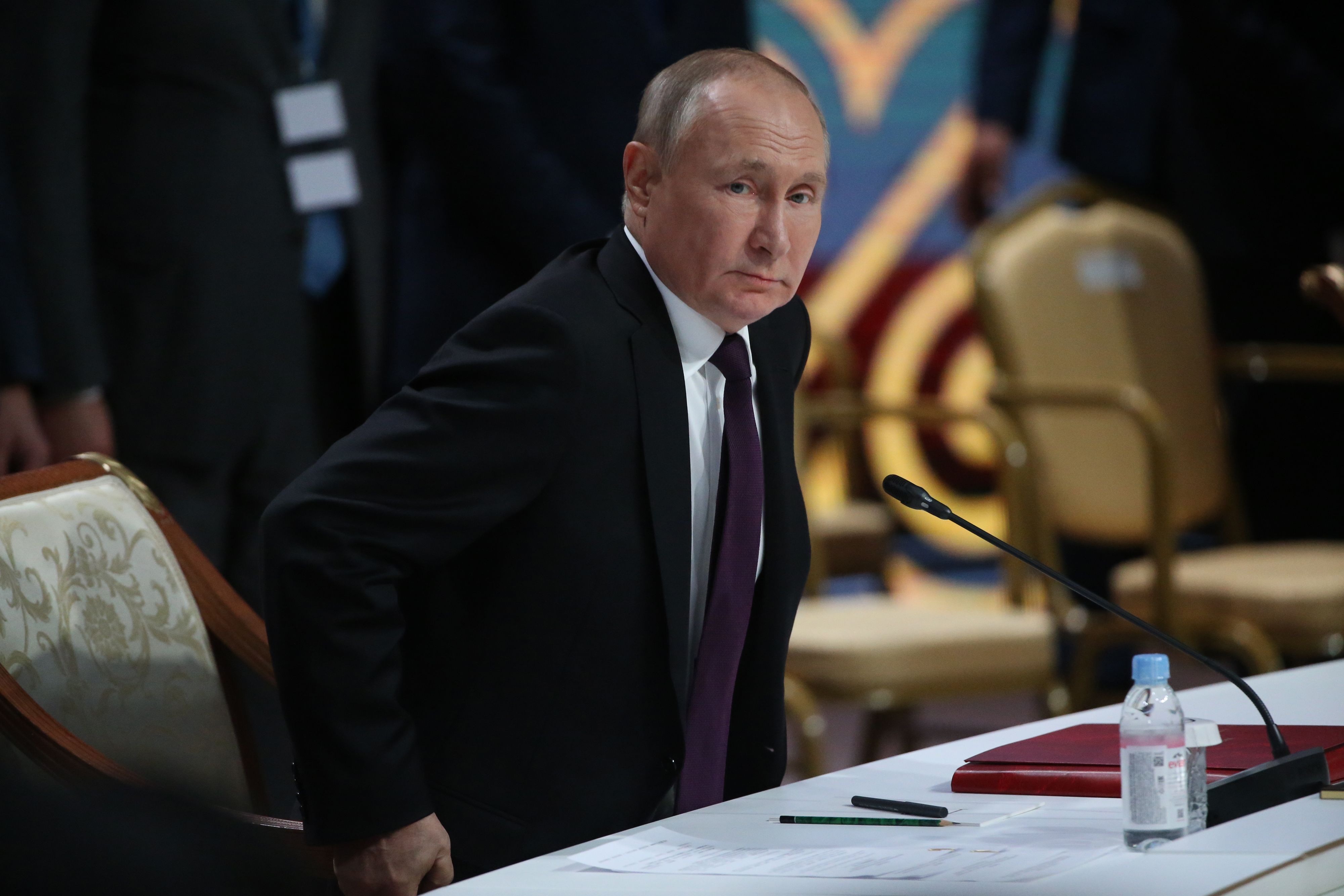 “İstanbulda razılaşdıq, onlar hər şeyi zibil qutusuna atdılar” - Putin