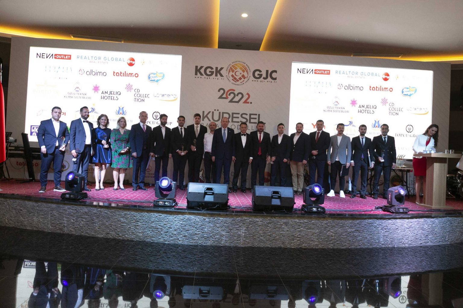 156 jurnalist bir arada - FOTOLAR