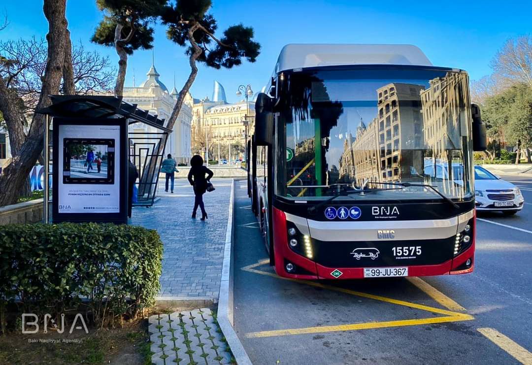 200-dən çox avtobus tıxacda qaldı