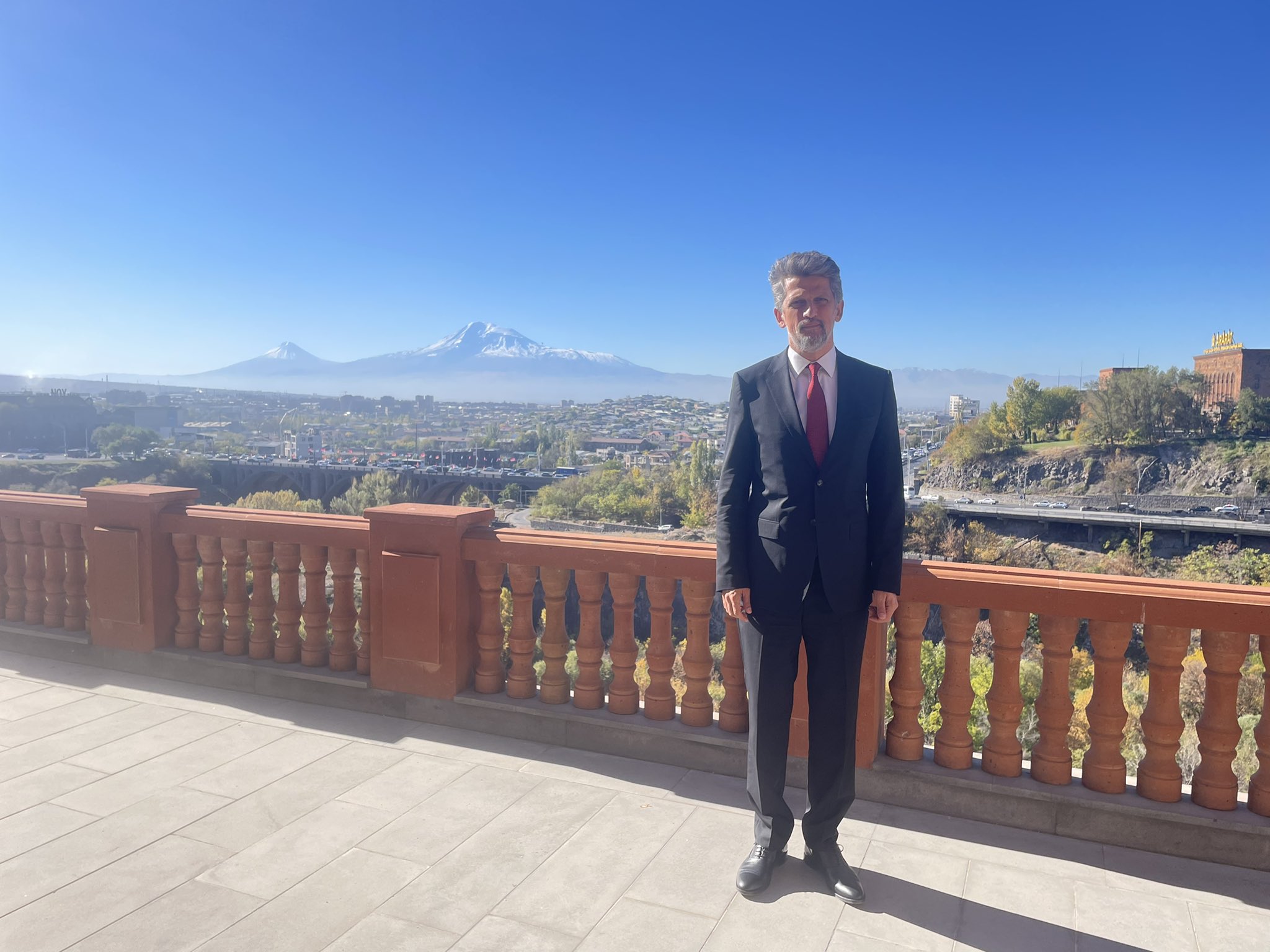 İndi sülh zamanıdır - Türkiyənin erməni deputatından ÇAĞIRIŞ