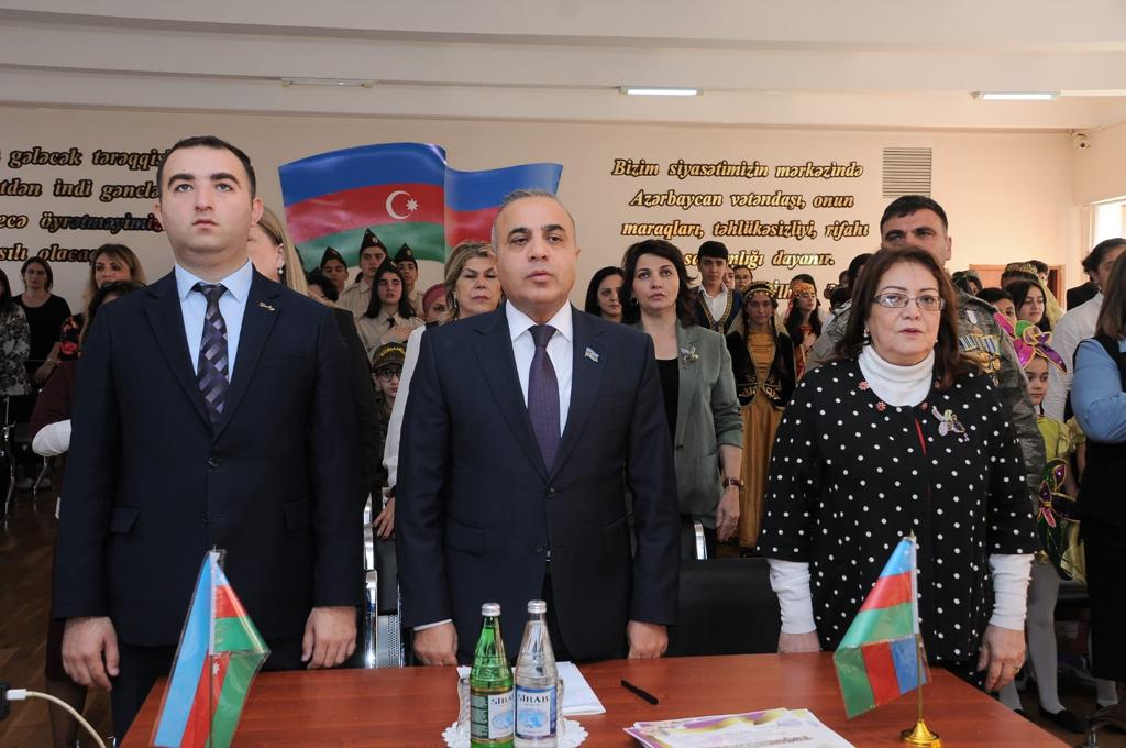 Azay Quliyev şəhid ailələri və qazilərlə görüşüb