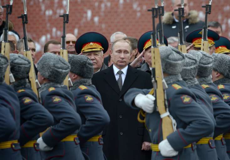 Putin fərman imzaladı - Ukraynada döyüşənlərə pul veriləcək
