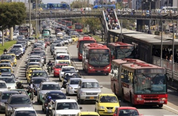 130-dan çox avtobus tıxacda gözləyir