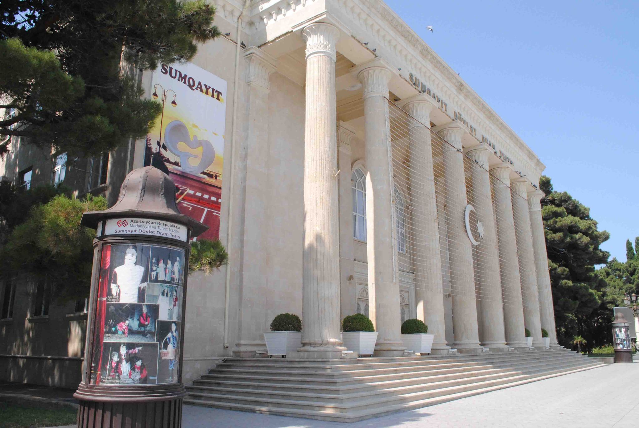 Teatrın işçilərinin maaşı 8 aydır verilmir? - Rəsmi açıqlama