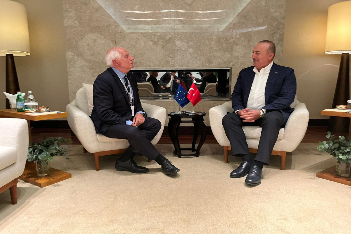 Çavuşoğlu Borellə Ukraynanı müzakirə etdi