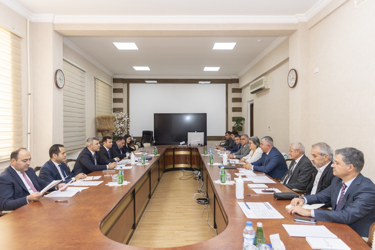Nazirlikdə assosiasiya üzvləri ilə görüş olub