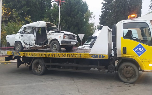 Tovuzda ağır qəza - Ata öldü, oğlu yaralandı