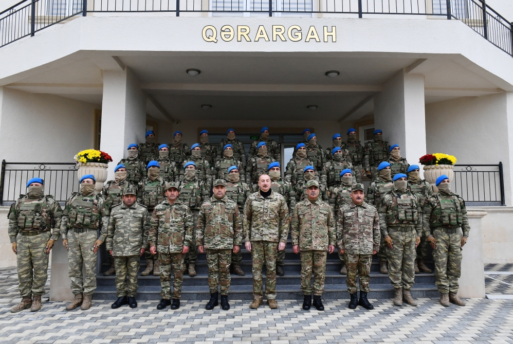 İlham Əliyev hərbçilərimizi TƏBRİK ETDİ