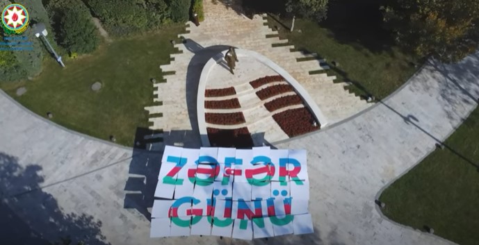Binəqədidə Zəfər Gününə həsr olunan fləşmob - VİDEO