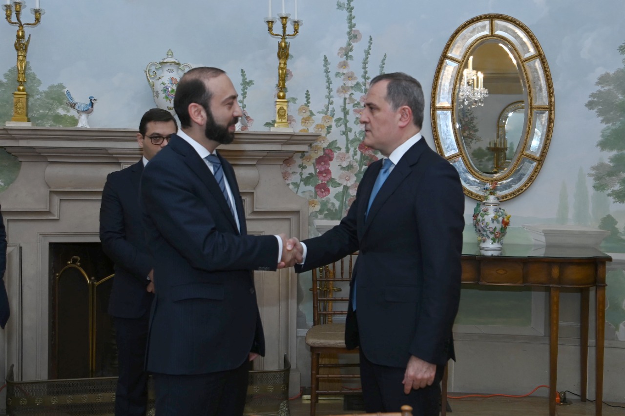 Ceyhun Bayramovla Ararat Mirzoyan razılığa gəldilər