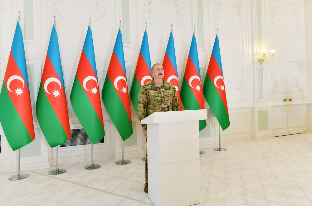 “Məscidləri dağıdanı müsəlman ölkələrinin rəhbərləri qucaqlayıb öpə bilər?”  