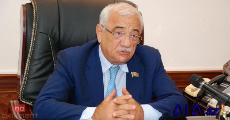 Bayrağımız Qarabağın səmasında əzəmətlə dalğalanır