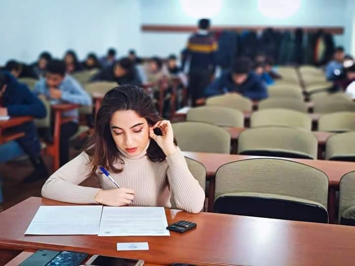 Ali məktəblərdə təqaüdlü yerlərin sayı artırılacaq
