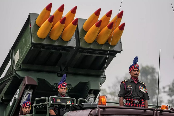 Ermənistan Hindistandan 155 mm-lik yedəkli haubitsalar ALIR