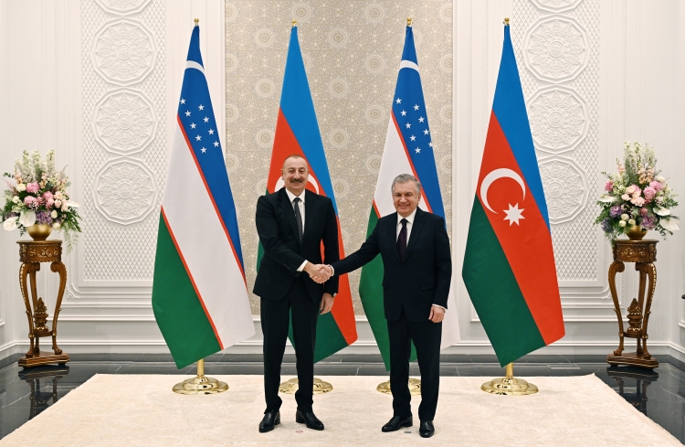 Mirziyoyev: Biz də bu Zəfəri bayram etmişik