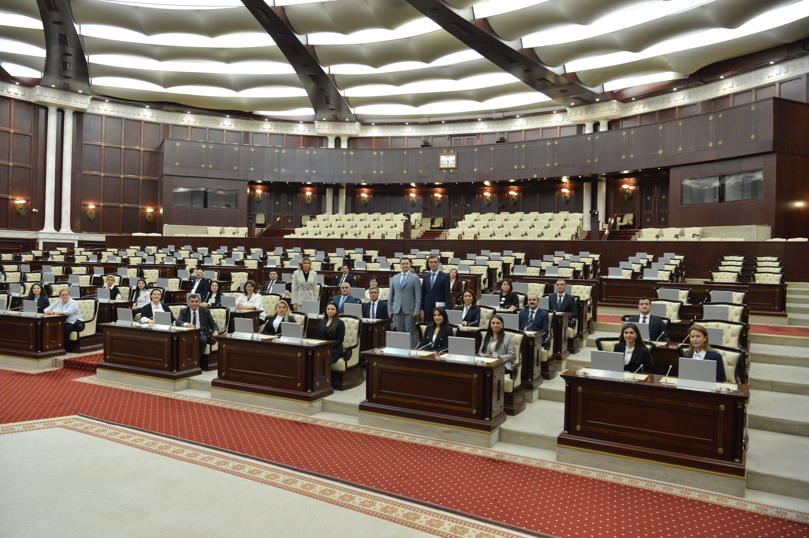 Prokurorluq əməkdaşları parlamentdə - FOTO