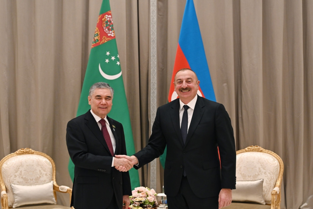 İlham Əliyev Berdiməhəmmədovla görüşüb - YENİLƏNİB 