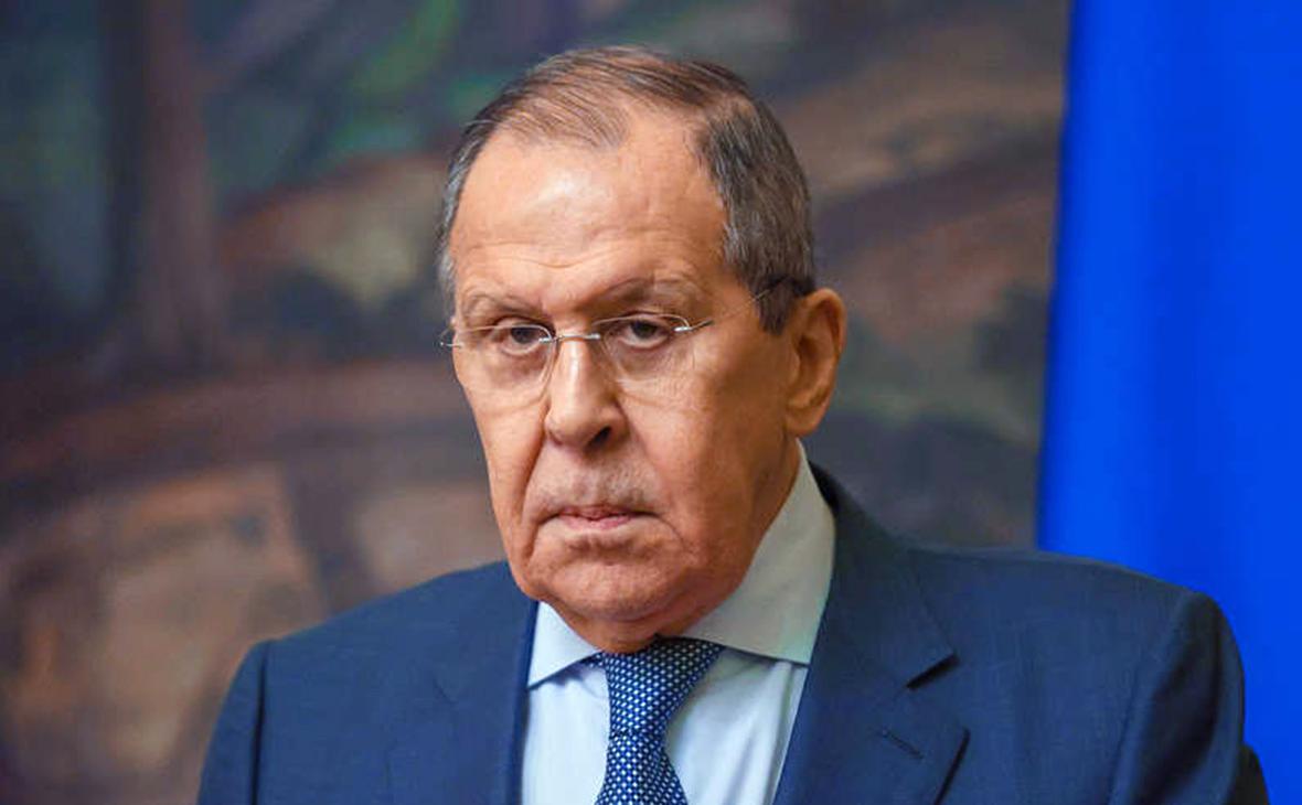 Lavrov Şərqi Asiya Sammitinə gedib