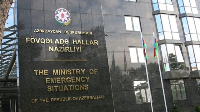 Köməksiz qalan 11 nəfər xilas edildi