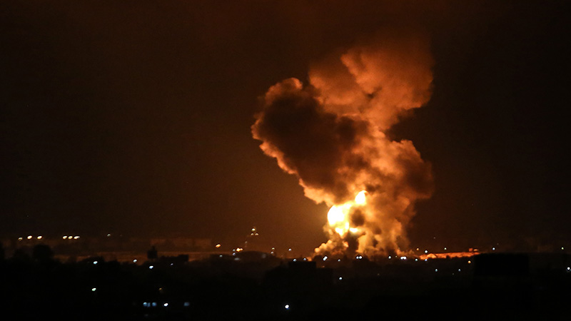 İsrail İranın aviabazasını bombaladı - Ölənlər var