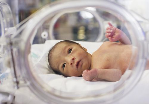 Hər il 15 milyona yaxın uşaq vaxtından əvvəl doğulur