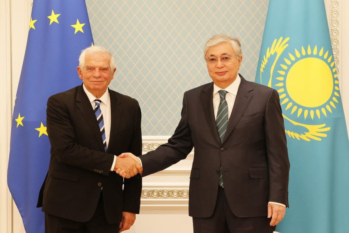 Borrell Tokayevlə görüşüb