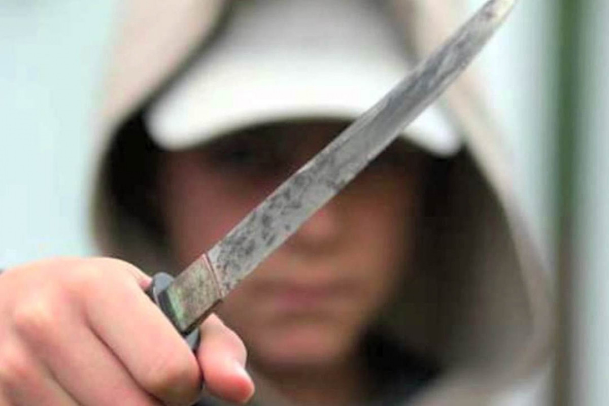 Bakıda 7 yaşlı uşaq BIÇAQLANDI