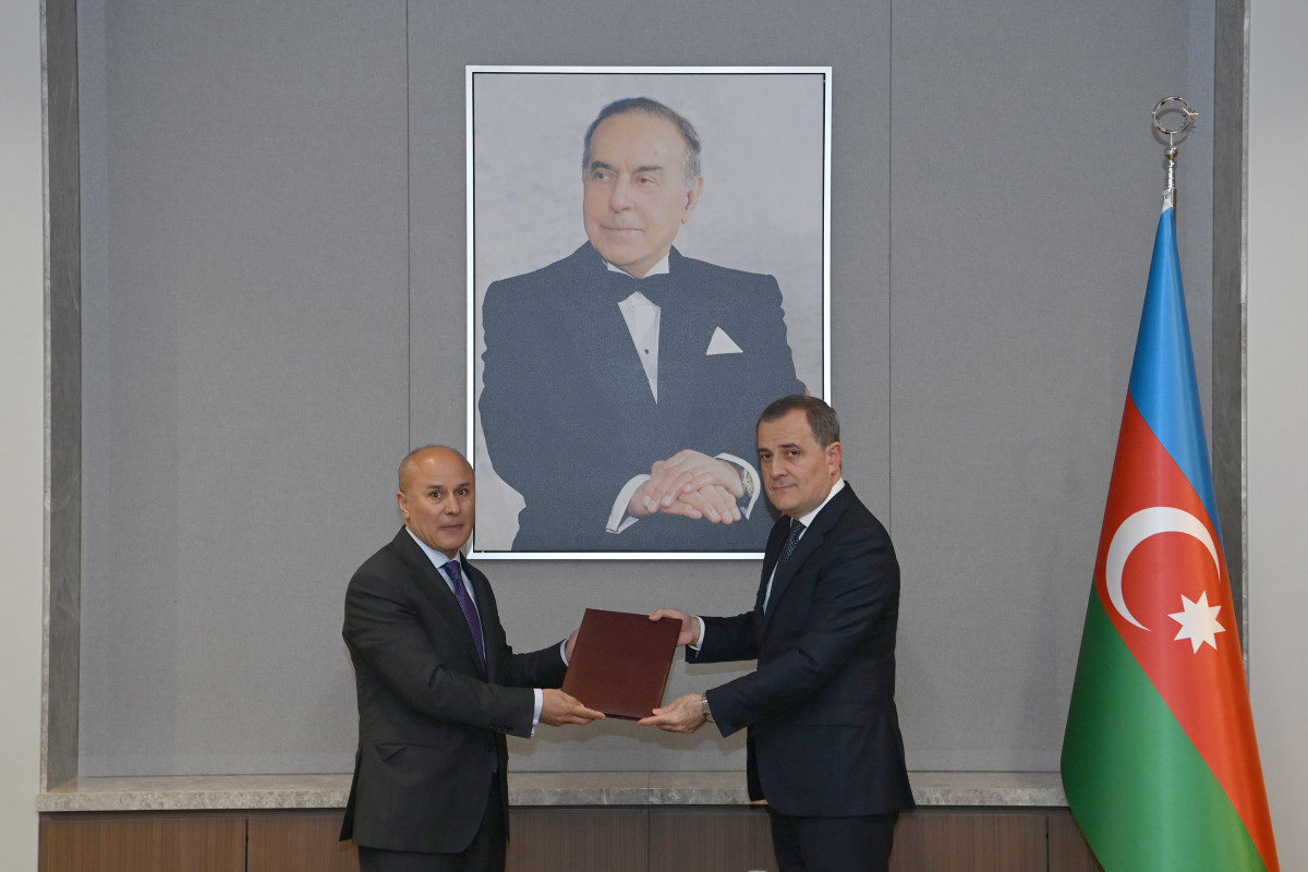 Ceyhun Bayramov yeni səfiri qəbul etdi