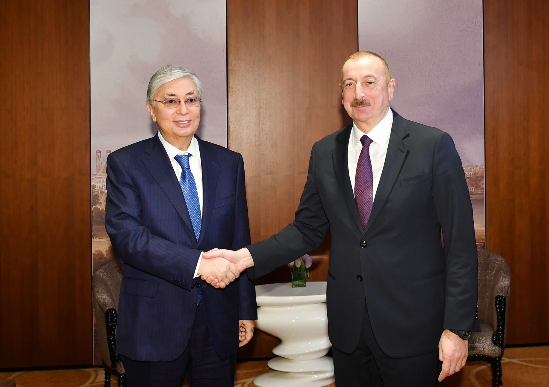 İlham Əliyev Tokayevi TƏBRİK ETDİ