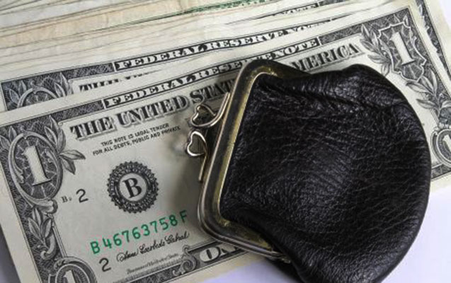 Keçmiş məhkum qadının min dollarını oğurladı