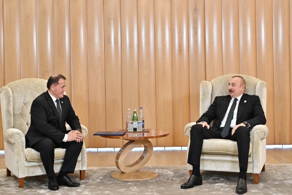 İlham Əliyev daha bir görüş keçirdi