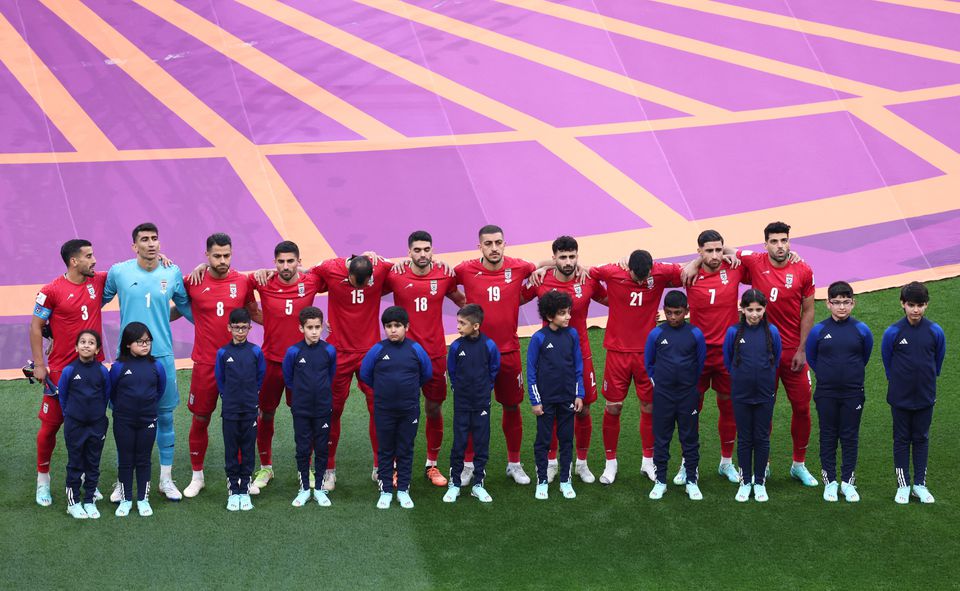 İran futbolçuları himni oxumaqdan imtina etdilər