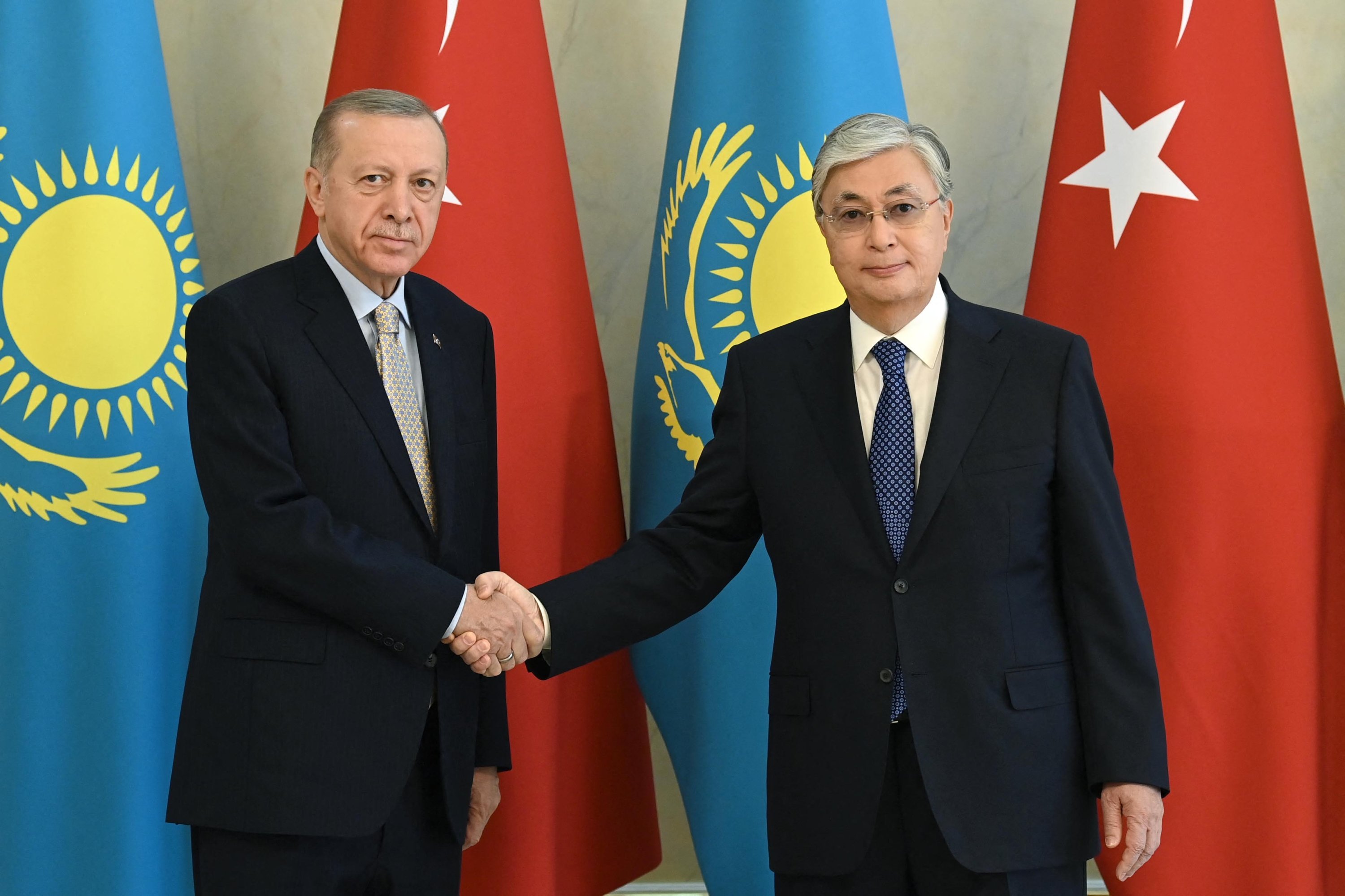 Ərdoğan Tokayevi təbrik etdi 