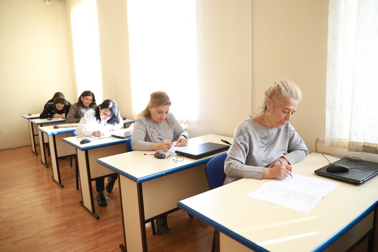 GDU-də işçilərin attestasiyası keçirilir - FOTOLAR