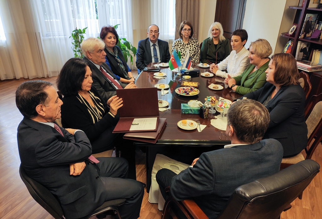 Samara Universitetinin professor-müəllim heyəti ADU-da