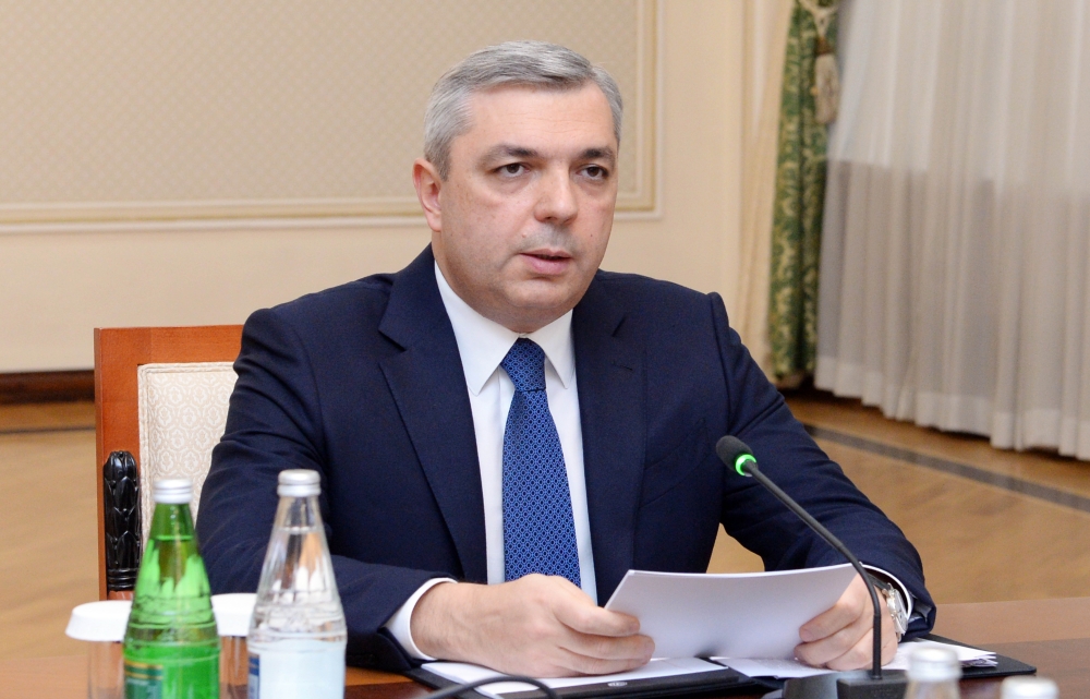 Samir Nuriyev məmurları iclasa topladı - FOTO