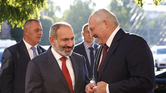 Paşinyan estafeti Lukaşenkoya verir