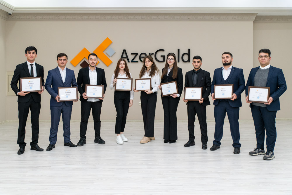 “AzerGold” təqaüdünün qalibləri mükafatlandırıldı - FOTOLAR