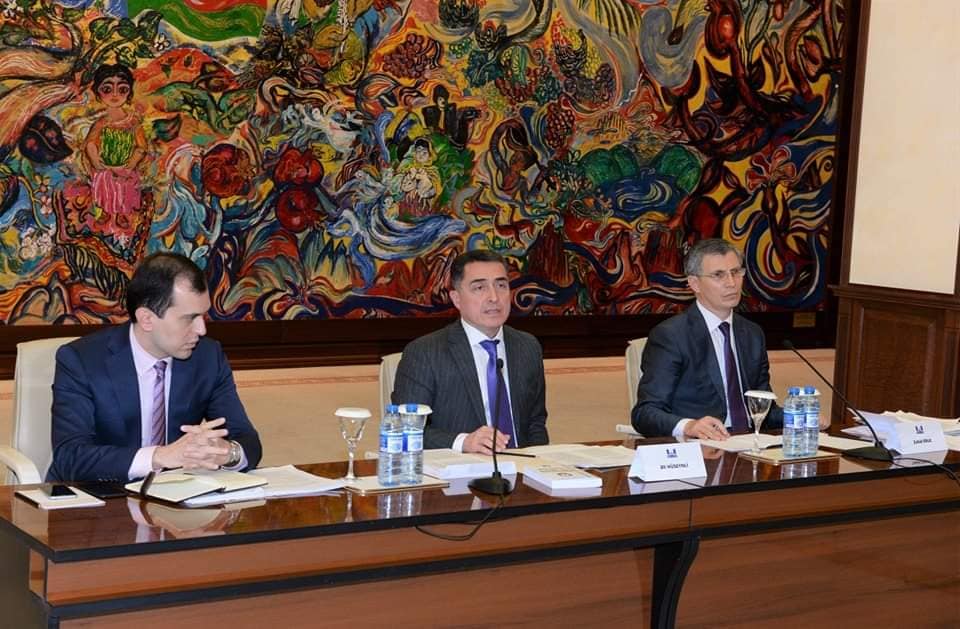 Milli Məclisdə mətbuat konfransı keçirildi