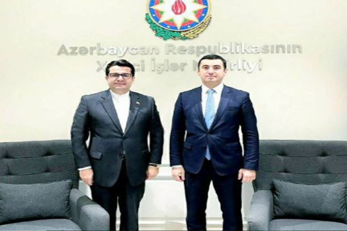 İran səfiri XİN sözçüsü ilə görüşdü 