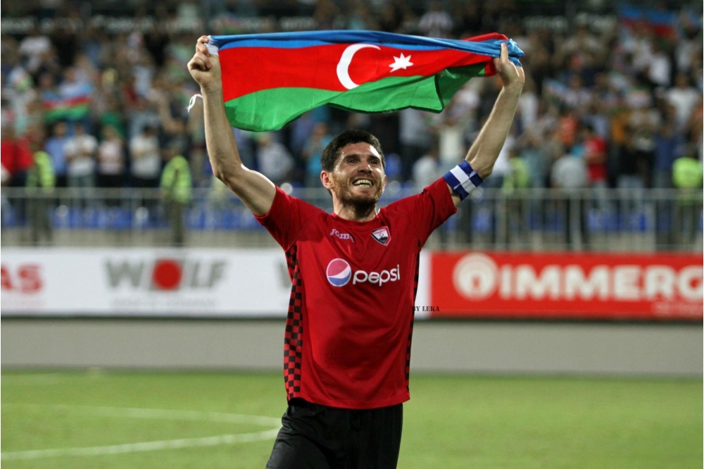 AFFA Cavid Hüseynovu 6 oyunluq cəzalandırdı