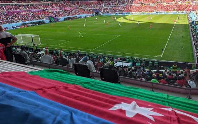 Uels-İran oyununda Azərbaycan bayraqları - FOTO