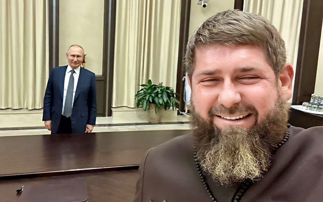 Kadırov Putinlə selfi çəkdirdi - FOTO