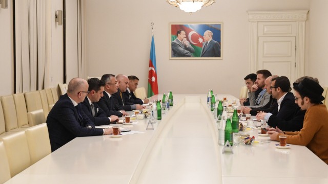 Rövşən Rzayev ispandilli jurnalistlərlə görüşüb - FOTOLAR