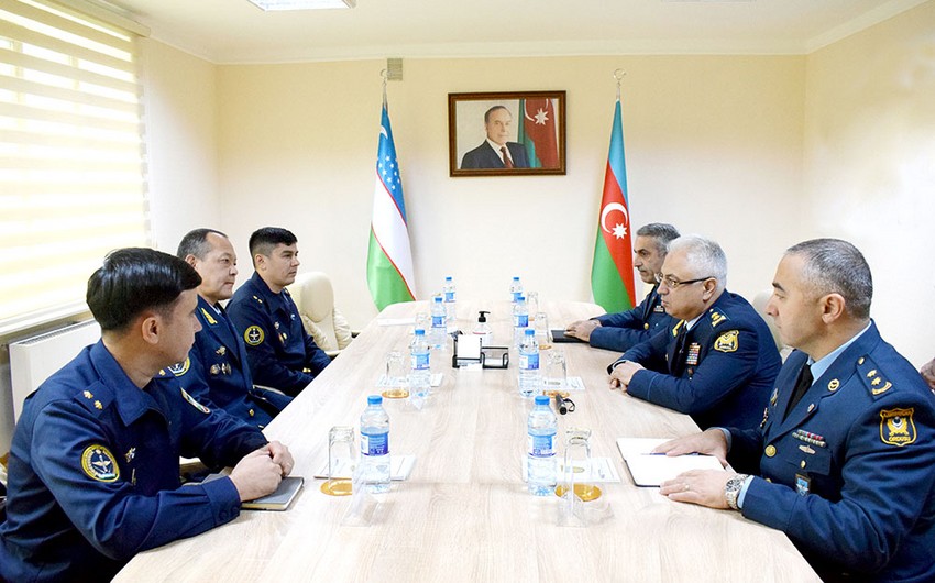 Azərbaycan və Özbəkistan arasında hərbi əməkdaşlıq müzakirə edildi