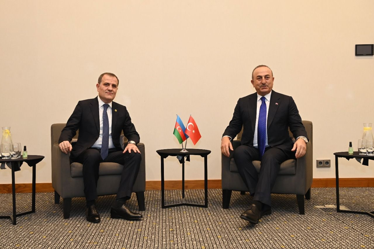 Bayramovla Çavuşoğlu bu məsələləri müzakirə ediblər