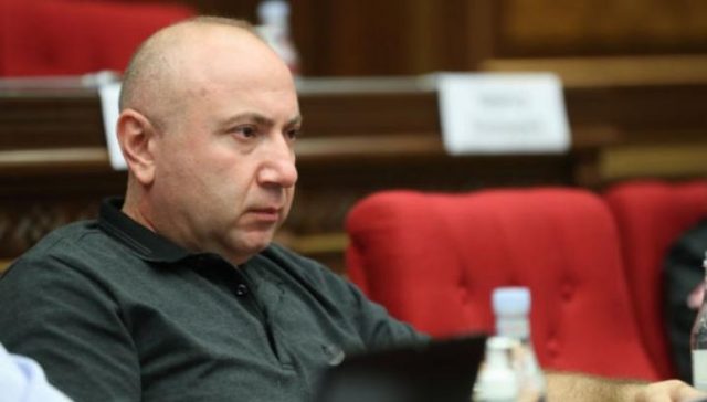 Müxalif deputatdan hakim partiyaya etiraz - Qarabağa görə...