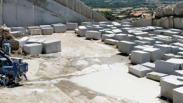 Daş karxanasında işçilərin pulları oğurlandı