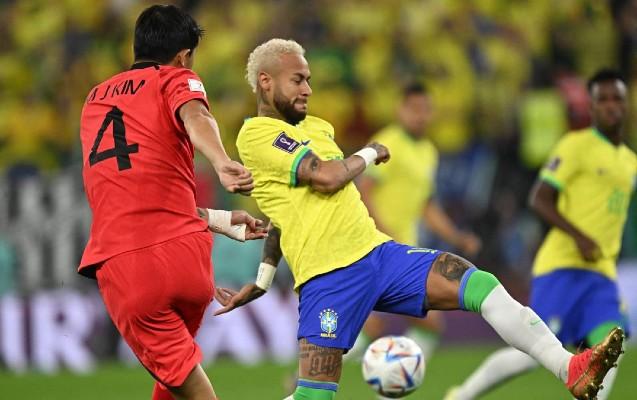 Braziliya darmadağınla 1/4 finalda - YENİLƏNİB